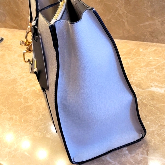 La Terre Fashion multi-compartment open-top satchel - Picture 9 of 16